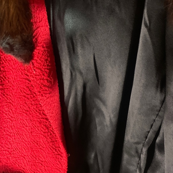 Vintage Lari Red Coat with Fur Trim Size M/L - Picture 6 of 11